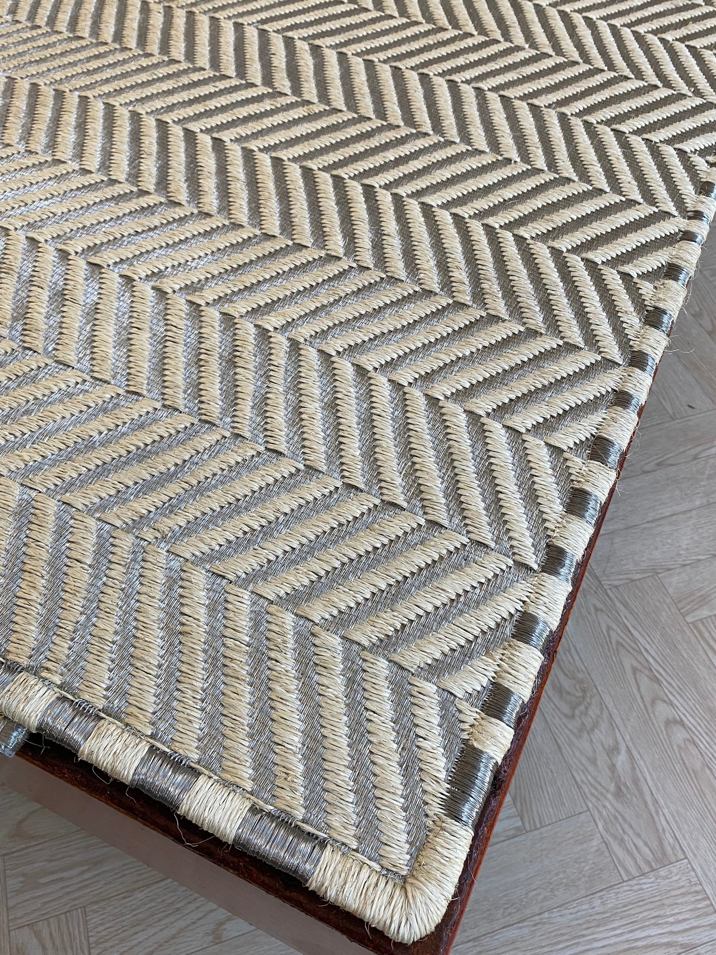 Fishbone Woven Rug in Fique and Silver Metal/ One to One Edge/ F8