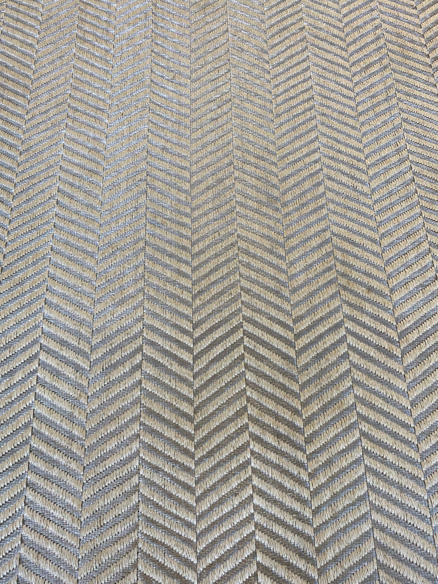 Fishbone Woven Rug in Fique and Silver Metal/ One to One Edge/ F8