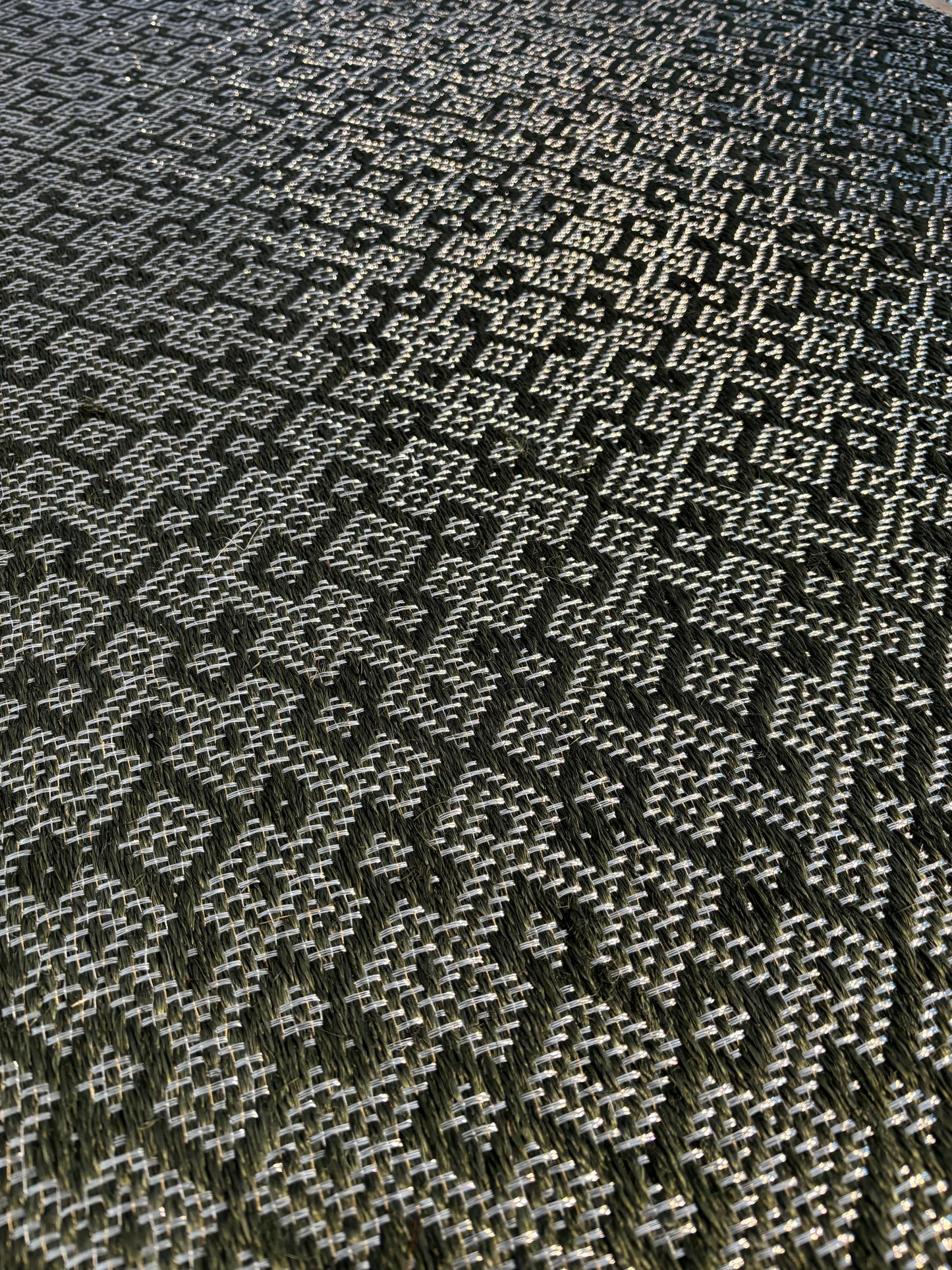 Martina Woven Rug in Fique and Silver Metal / F26