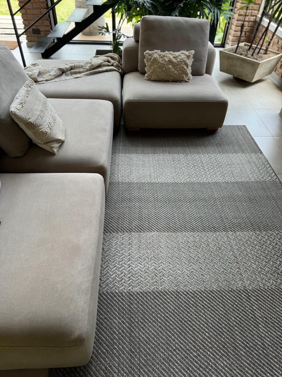 Barú Woven Rug in Fique and Silver Metal / F18