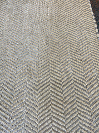 Fishbone Woven Rug in Fique and Silver Metal/ One to One Edge/ F8