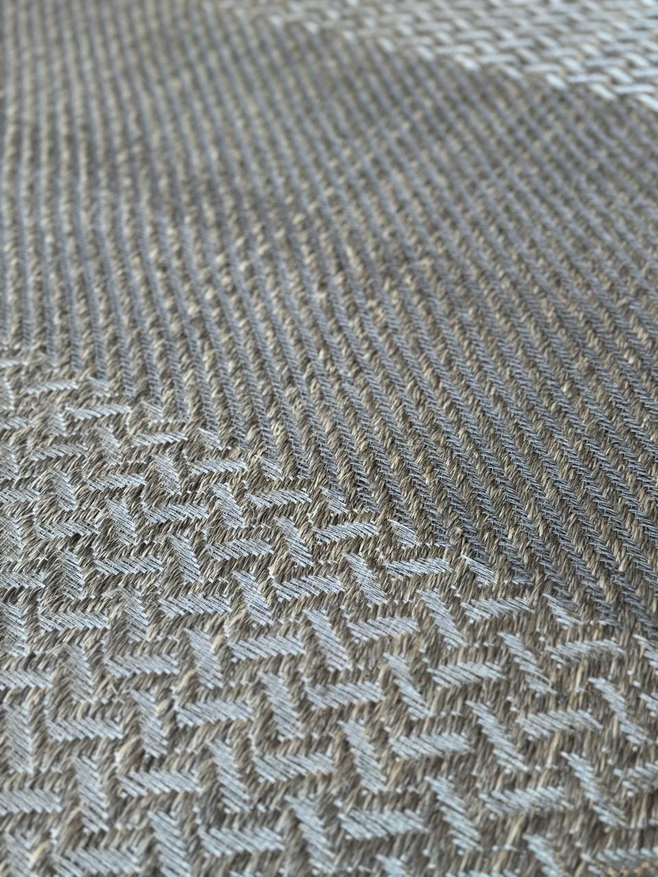 Barú Woven Rug in Fique and Silver Metal / F18