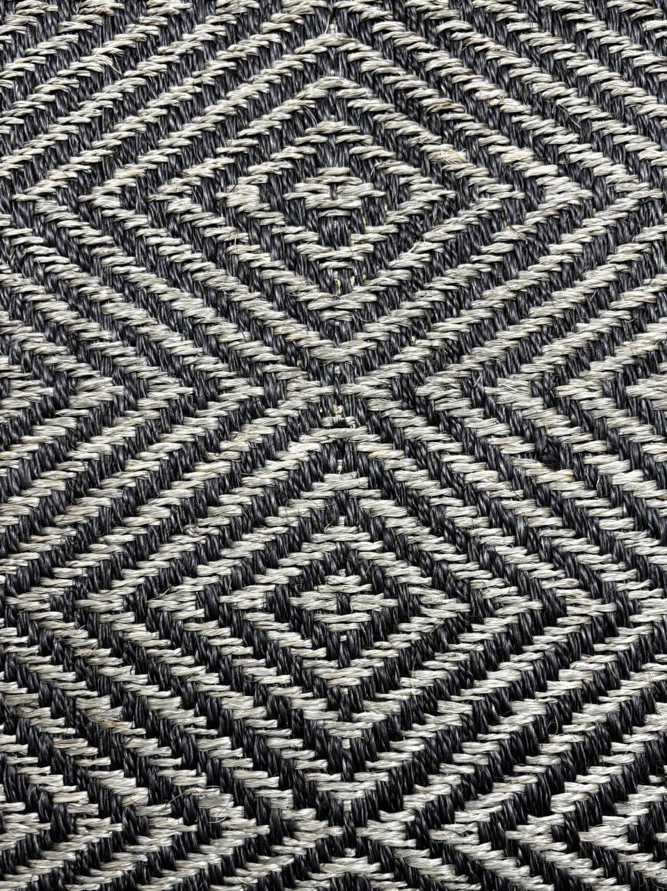 Maya Woven Fique Rug / F49