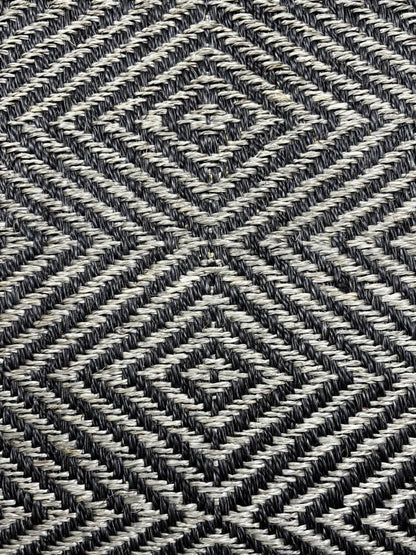 Maya Woven Fique Rug / F49
