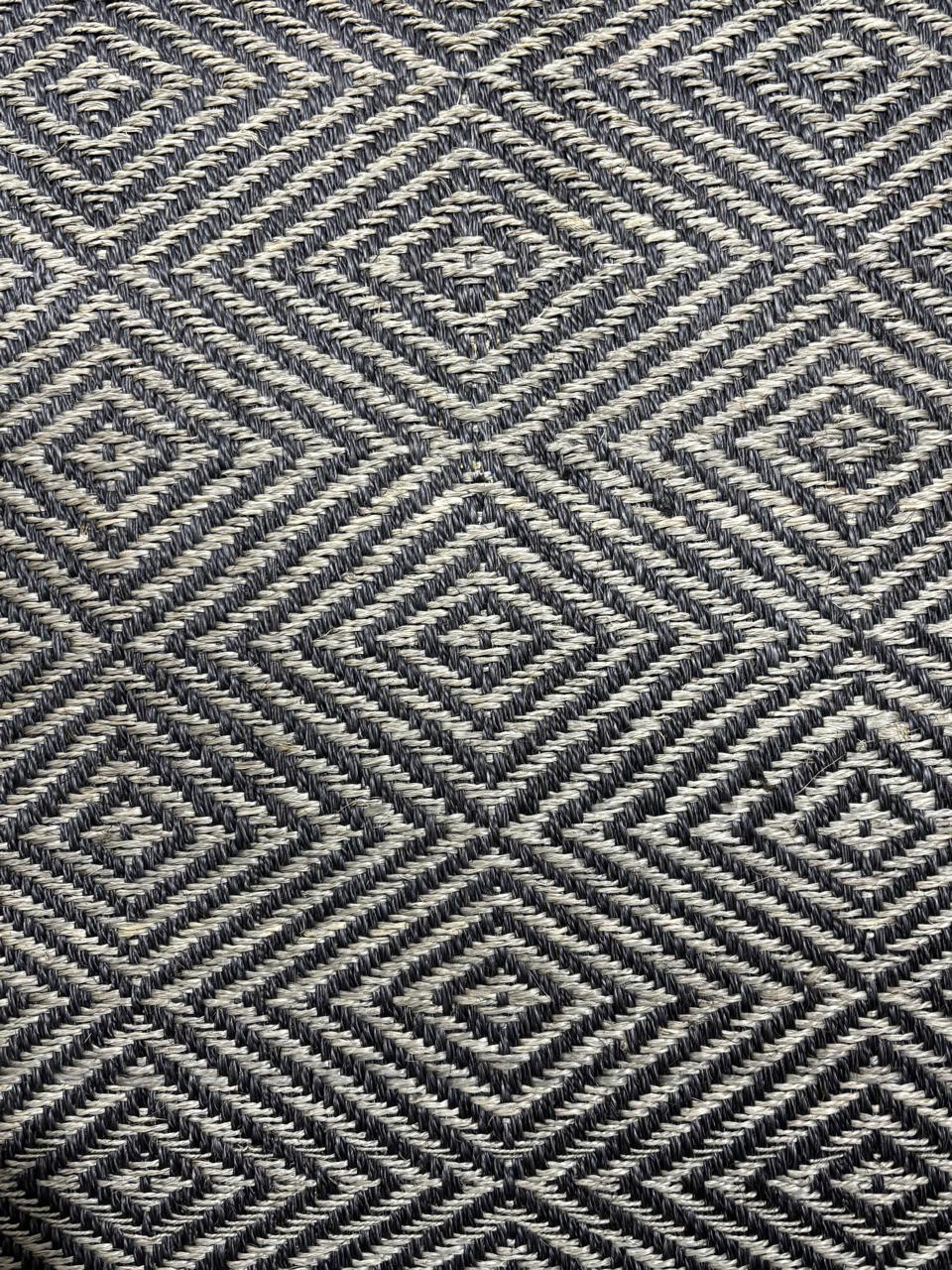 Maya Woven Fique Rug / F49